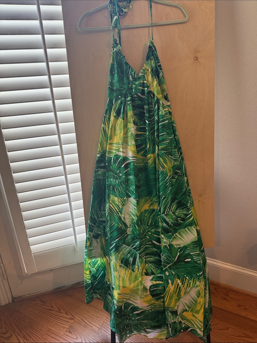 Green Tropical Leaf Halter Maxi Dress